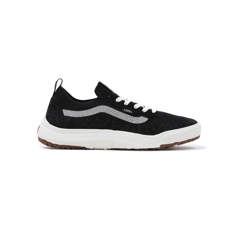 Vans Ultrarange Vr3 Shoe in Black/Marshmallow