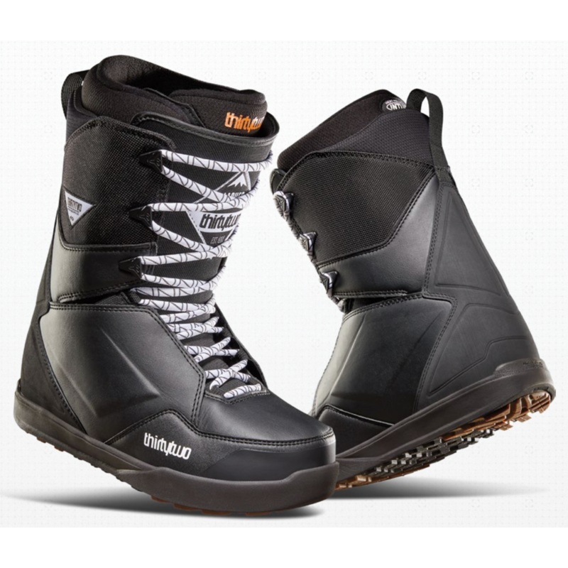 32 (Thirty Two) Lashed Wide Quick Strike Snowboard Boots in Black 2024